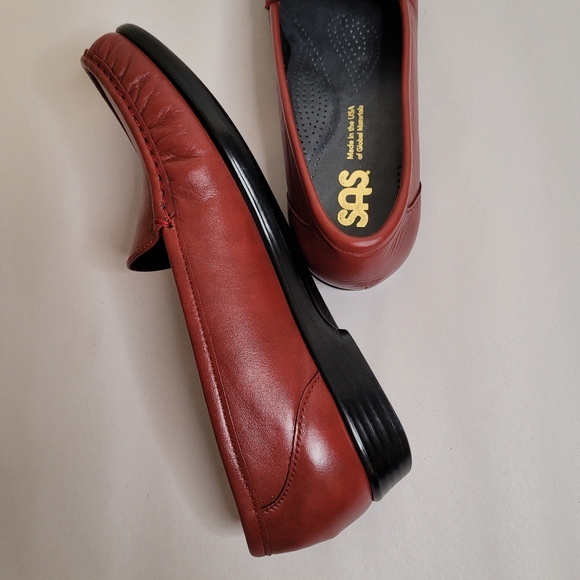SAS Simplify Leather Loafers In Lipstick Red Size 7.5N Narrow - Picture 8 of 10